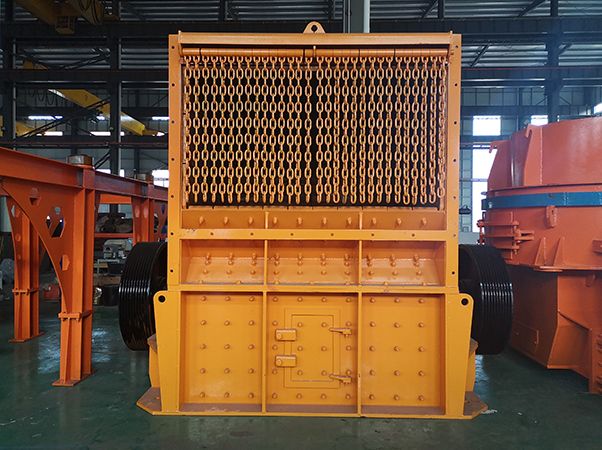 華寶礦機(jī)反擊破